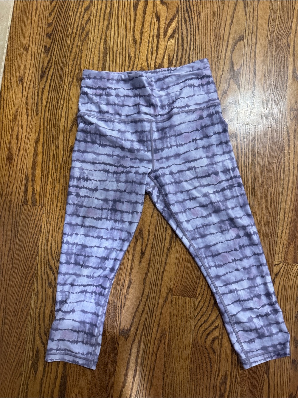 Athleta Girls Lavender and Purple Tie-Dye Capri Leggings